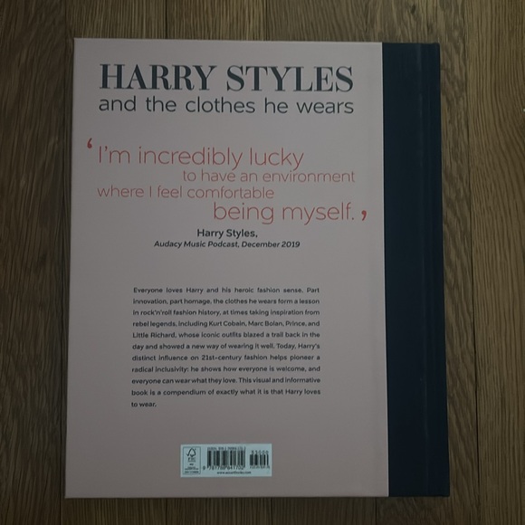 Harry Styles and the clothes he wears book - Picture 2 of 3